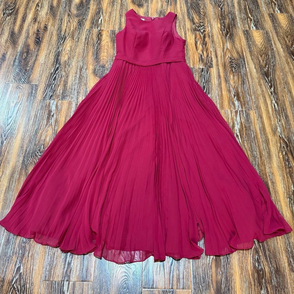 Azazie Red Pleated Maxi Bridesmaid Dress Sleeveless Formal Gown Size 6
